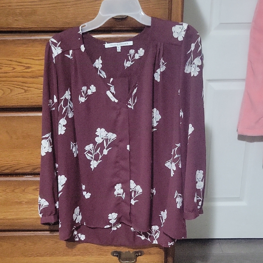 Collective Concepts Burgundy Floral Split-Neck Blouse